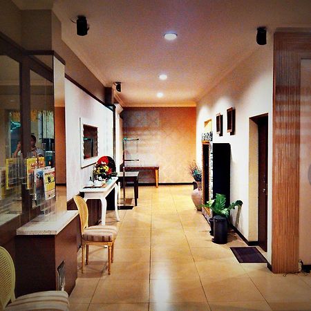 Hotel C3 Semarang Bagian luar foto