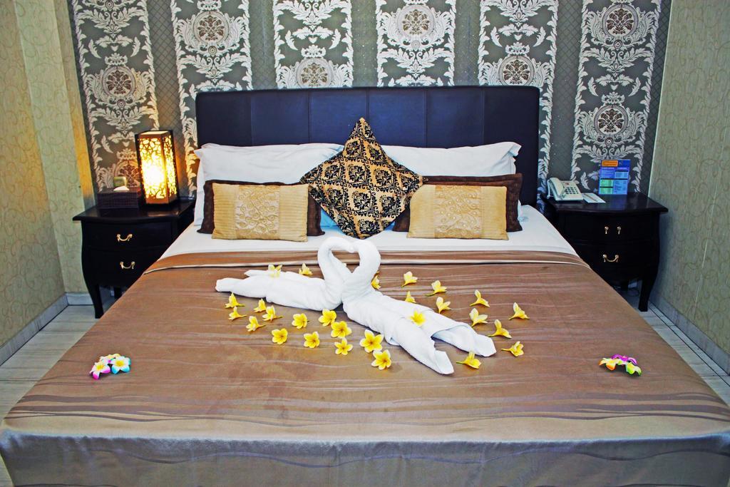Hotel C3 Semarang Bagian luar foto