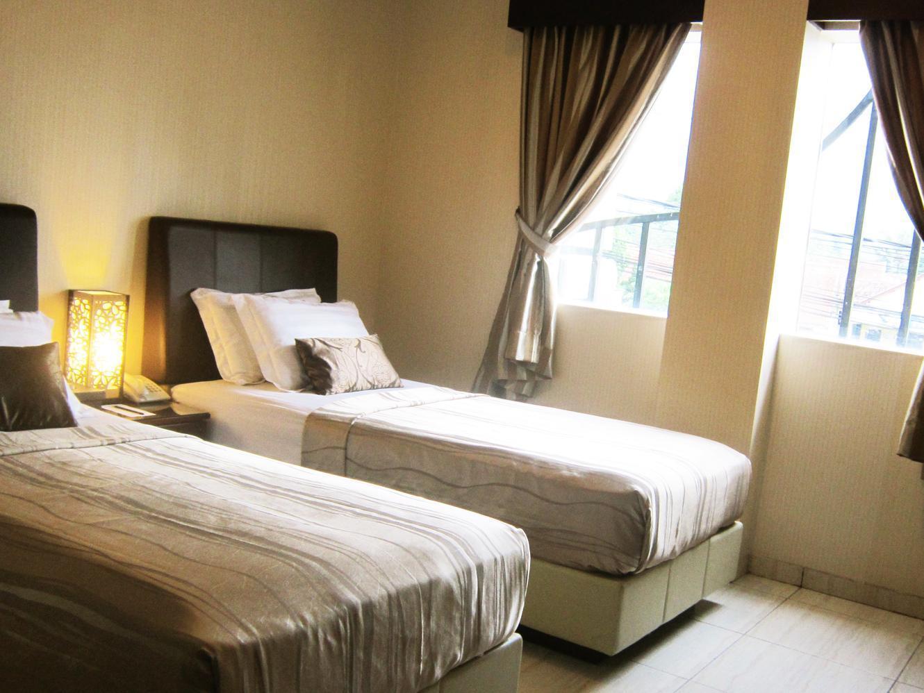 Hotel C3 Semarang Bagian luar foto