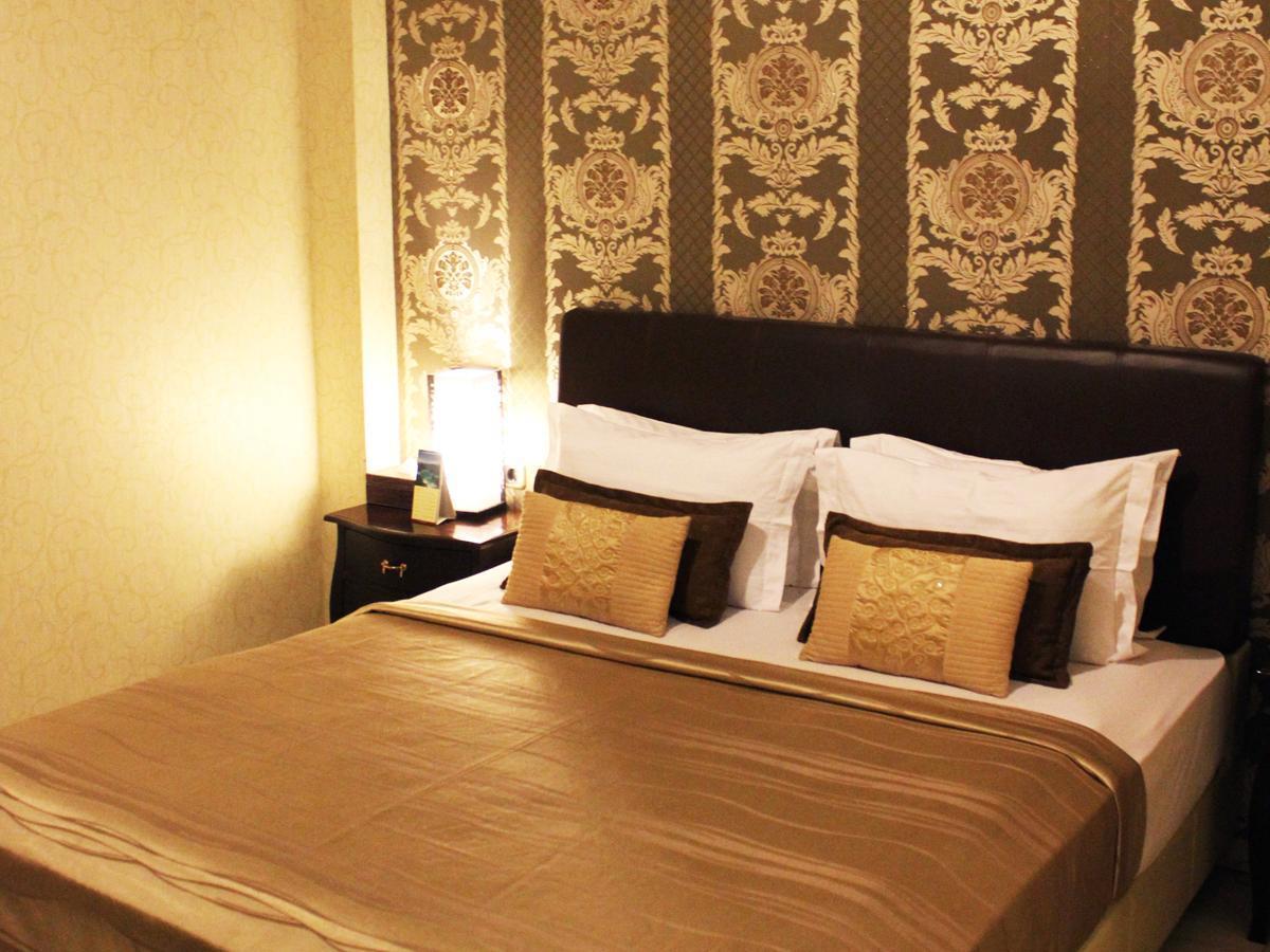 Hotel C3 Semarang Bagian luar foto