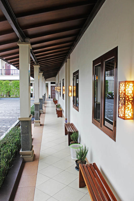 Hotel C3 Semarang Bagian luar foto