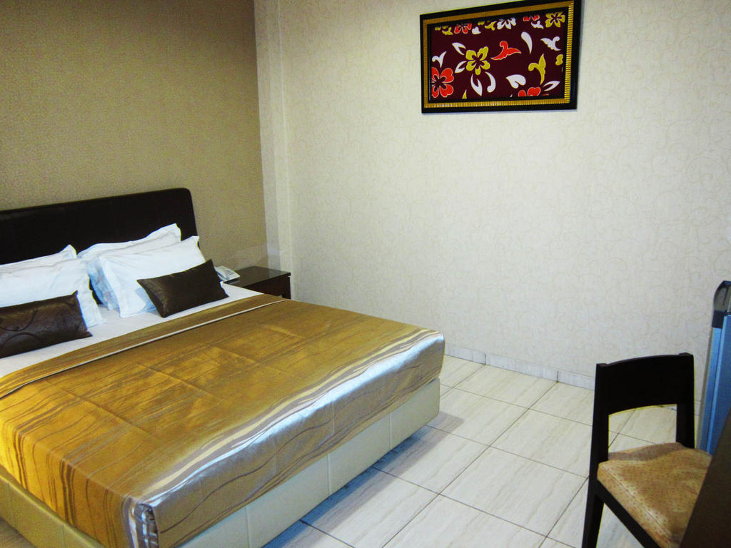 Hotel C3 Semarang Ruang foto
