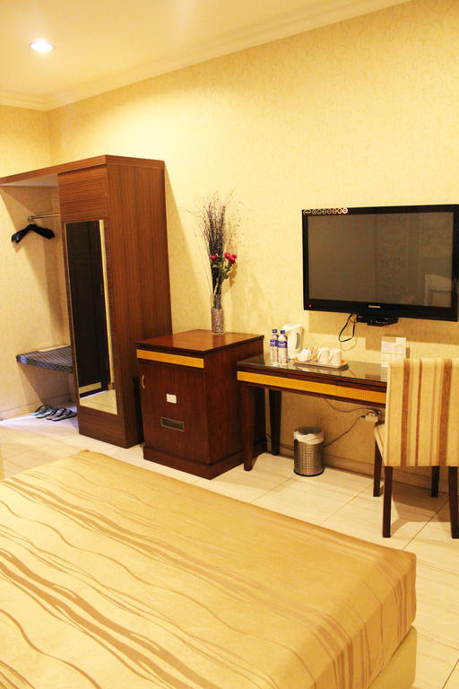 Hotel C3 Semarang Bagian luar foto